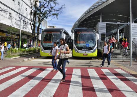 A bus rapid transit stop in Belo Horizonte