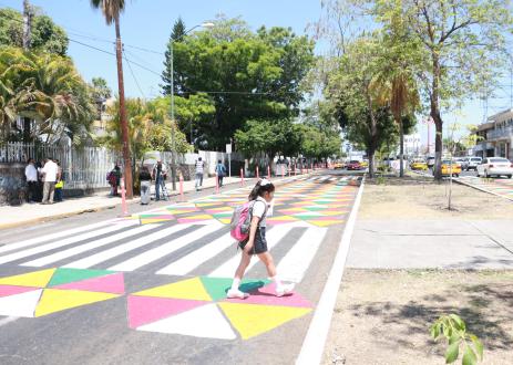 Schoolgirl crosses street