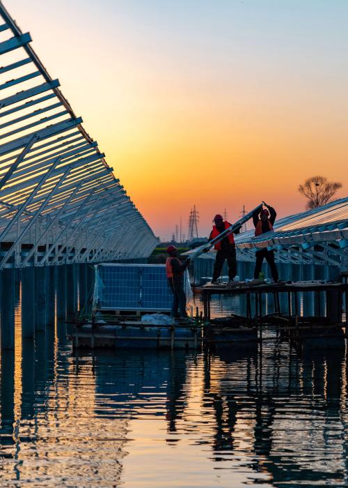 china-solar-panels-workers